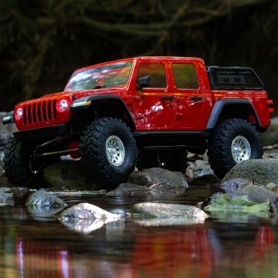 Axial 1/10 SCX10 III Jeep JT Gladiator Rock Crawler with Portals RTR, Red